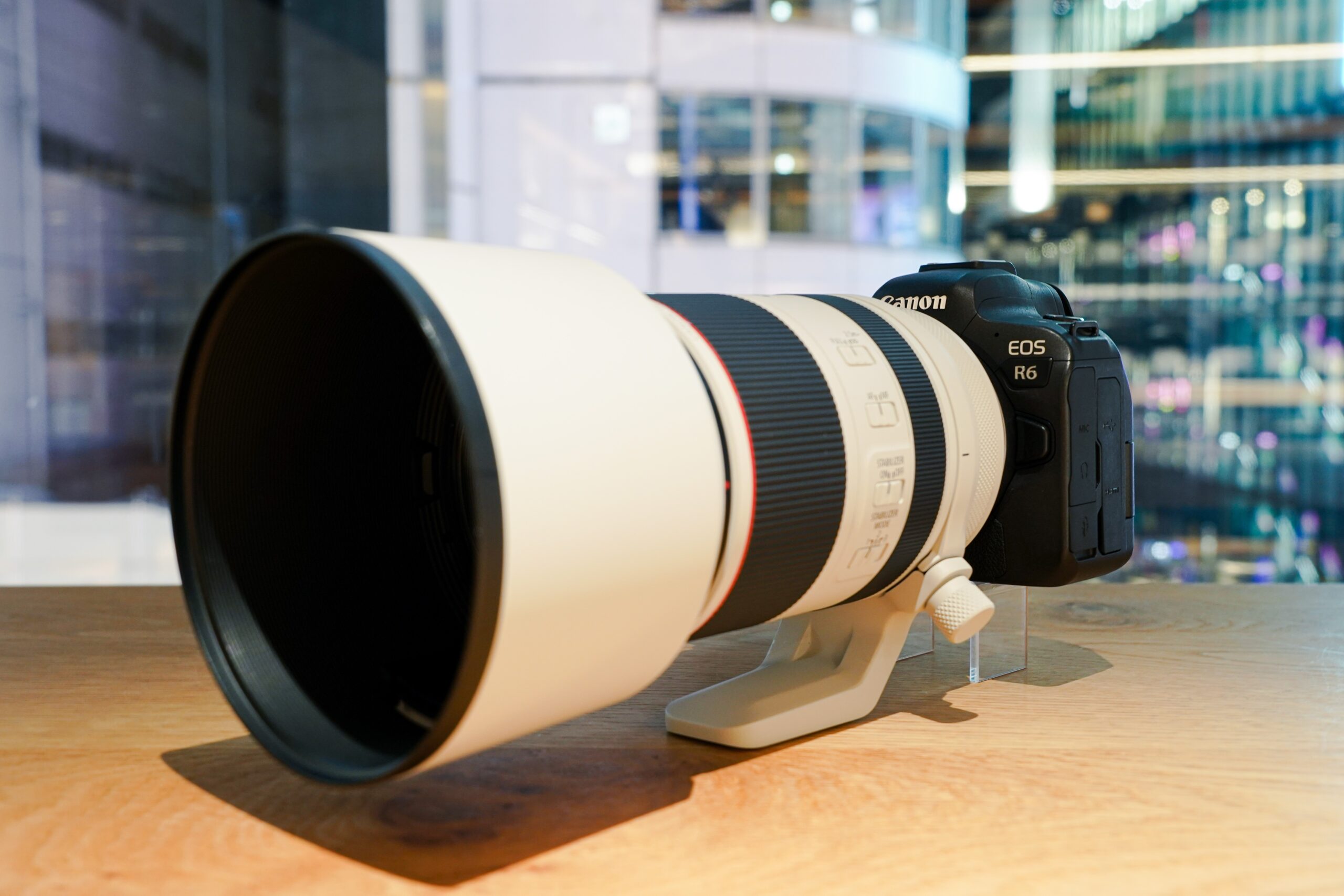 ボディ：Canon EOS R6　レンズ：RF70-200mm F2.8L IS USM