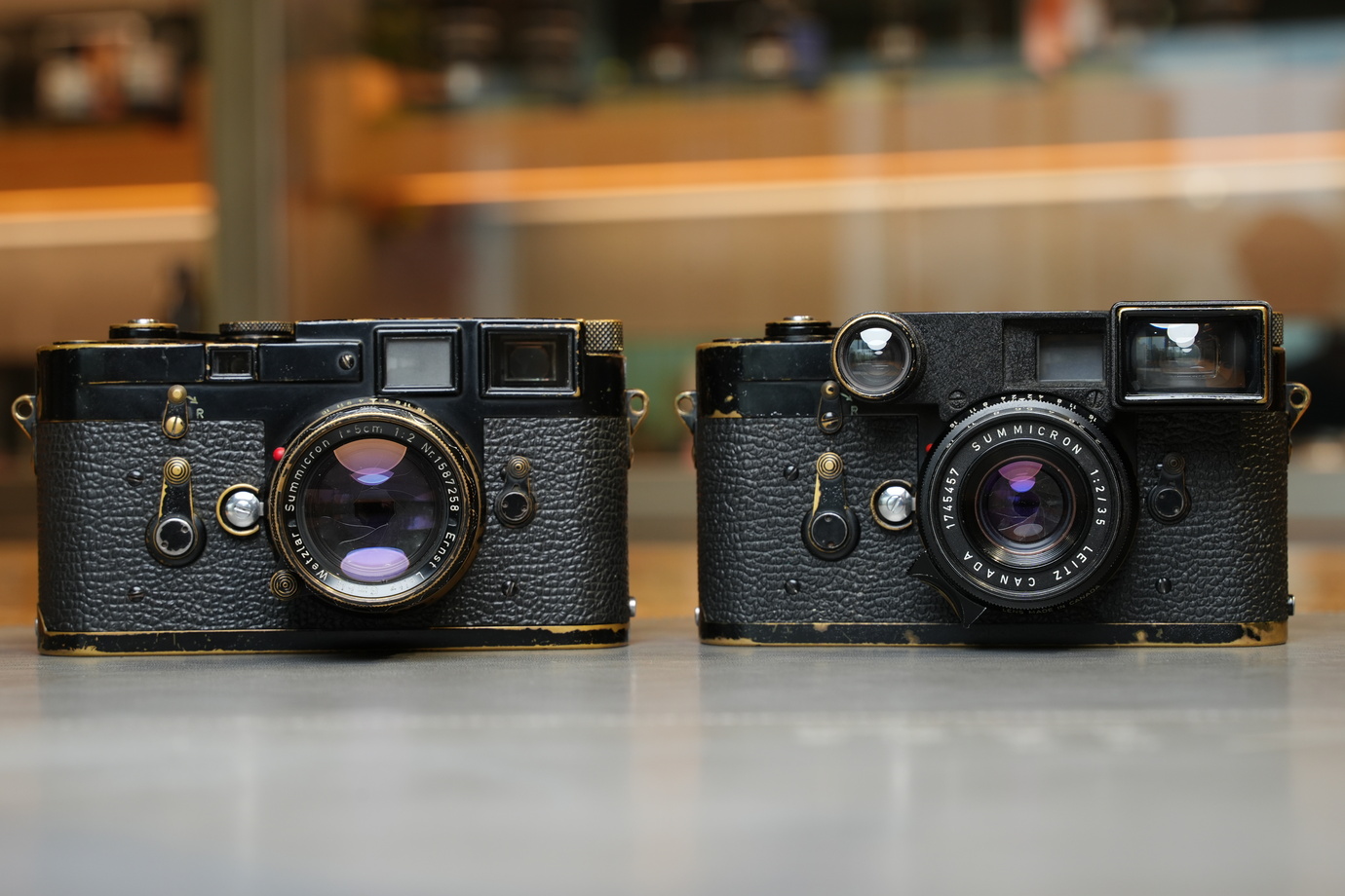 Leica M3ブラックペイントファーストバッチを並べて正面から撮影した写真